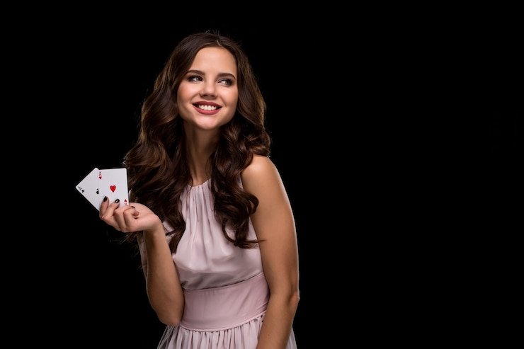 Meja Texas Hold'em Bonus di slot macau dengan dealer langsung dan kartu komunitas